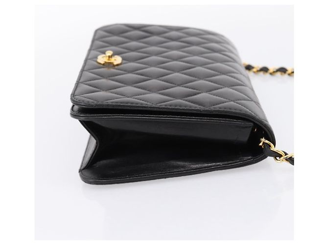 Borsa a catena CHANEL Matelasse Turn Lock in pelle d'agnello nera e oro CC Auth yk20823SAM Nero D'oro - vista 4