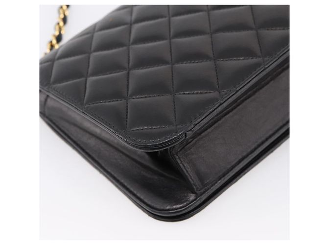 Borsa a catena CHANEL Matelasse Turn Lock in pelle d'agnello nera e oro CC Auth yk20823SAM Nero D'oro - vista 8