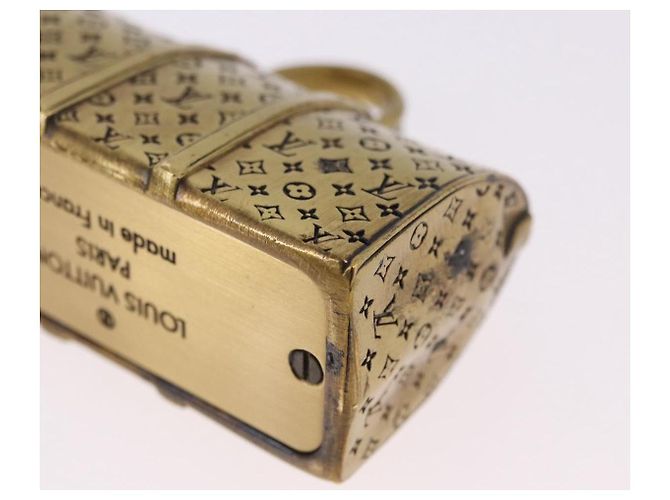 LOUIS VUITTON Presse-papier Motif Monogram Keepall Métal Ton Or LV Auth 198558A - vue 16