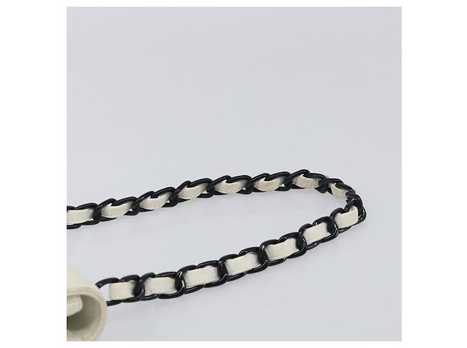 Borsa a tracolla CHANEL Matelasse con catena in pelle d'agnello Bianco Nero CC Auth 199038 - vista 14