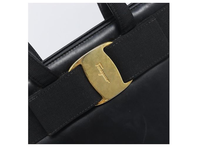 Borsa Salvatore Ferragamo Vala in pelle nera e oro Auth 197630 Nero D'oro - vista 10