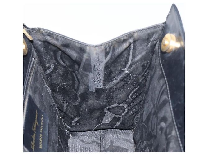 Borsa Salvatore Ferragamo Vala in pelle nera e oro Auth 197630 Nero D'oro - vista 17