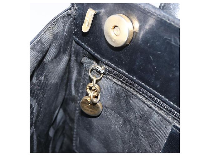 Borsa Salvatore Ferragamo Vala in pelle nera e oro Auth 197630 Nero D'oro - vista 19
