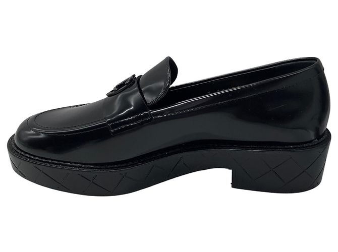 Mocassini / Loafers Chanel Neri 2024 CC Logo Heart in Vitello Lucido Classico Nero - vista 3