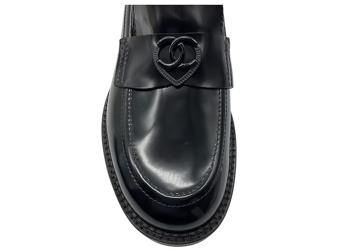 Mocassini / Loafers Chanel Neri 2024 CC Logo Heart in Vitello Lucido Classico Nero - vista 5
