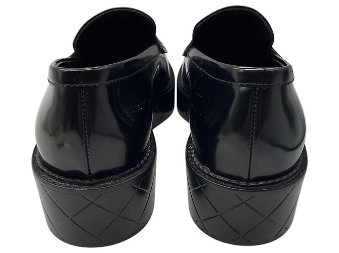 Mocassini / Loafers Chanel Neri 2024 CC Logo Heart in Vitello Lucido Classico Nero - vista 6