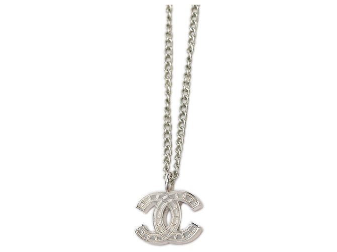 Collana con pendente Chanel CC in ottone argentato Argento - vista 4
