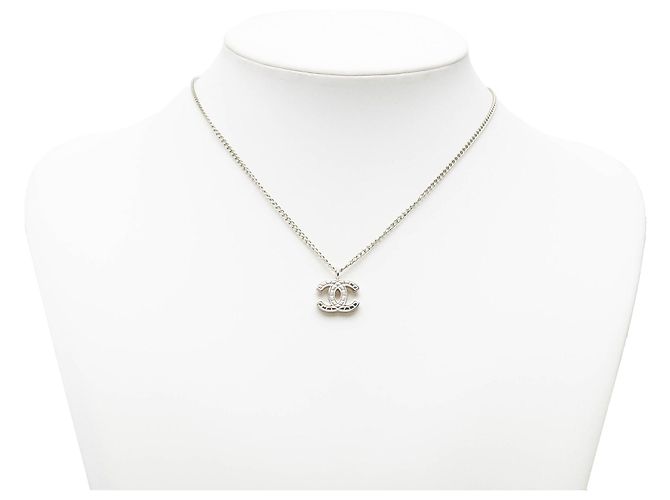 Collana con pendente Chanel CC in ottone argentato Argento - vista 7