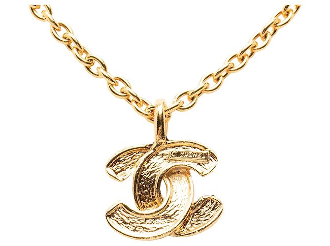 Colar com pingente acolchoado Chanel CC banhado a ouro Dourado - vista 3