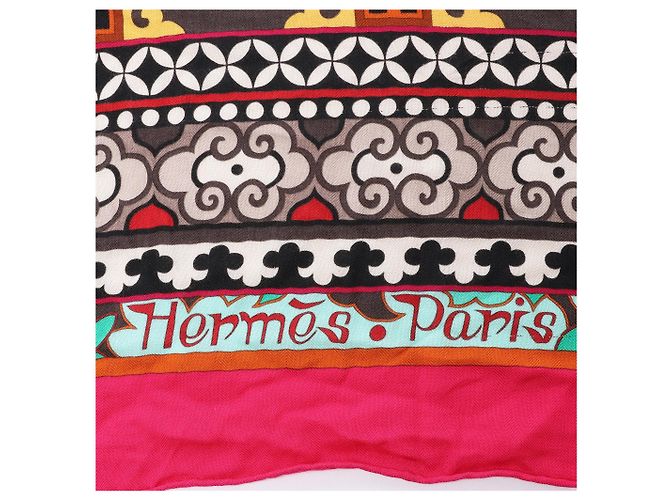 Hermès Carré Géant "La Femme aux Semelles de Vent" Sciarpa in Cashmere e Seta Rosa - vista 13