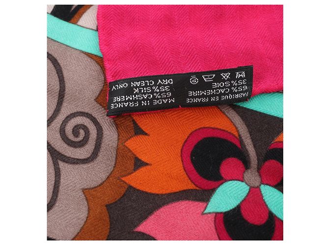 Hermès Carré Géant "La Femme aux Semelles de Vent" Sciarpa in Cashmere e Seta Rosa - vista 4