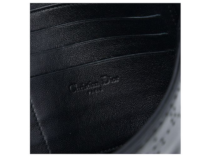 Borsa a tracolla Dior New Lock Ruffle Pouch in vernice perforata Cannage nera Nero - vista 5