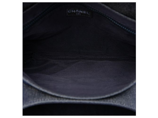 Borsa a tracolla Chanel Chocolate Bar Denim Reissue 2.55 con patta Blu - vista 4