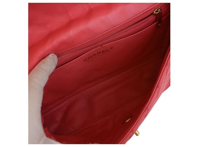 Bolso de hombro Chanel Medium Classic Single Flap de piel de cordero rosa con dijes de corazón de San Valentín - vista 4