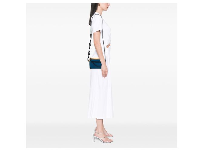 Borsa a tracolla Louis Vuitton Epi Mini Soft Trunk Blu - vista 6