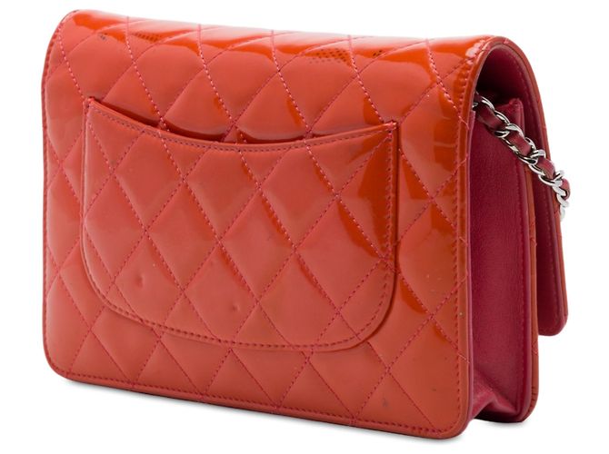 Borsa a tracolla Chanel CC Quilted Patent Incognito Wallet On Chain Arancione - vista 2