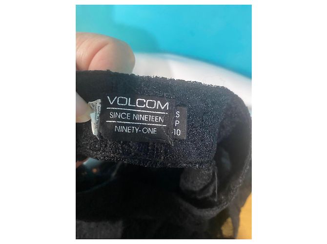 Autre Marque Volcom schwarzes Spitzenkleid mit Cut-Out - Ansicht 8