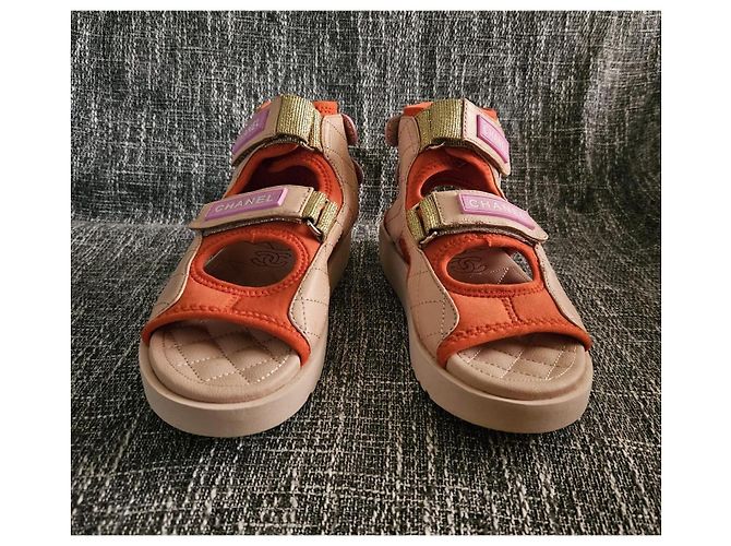 Sandali platform Chanel in pelle matelassé e camoscio Beige Arancione - vista 2