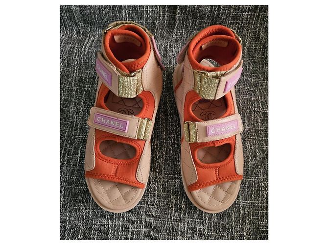 Sandali platform Chanel in pelle matelassé e camoscio Beige Arancione - vista 3