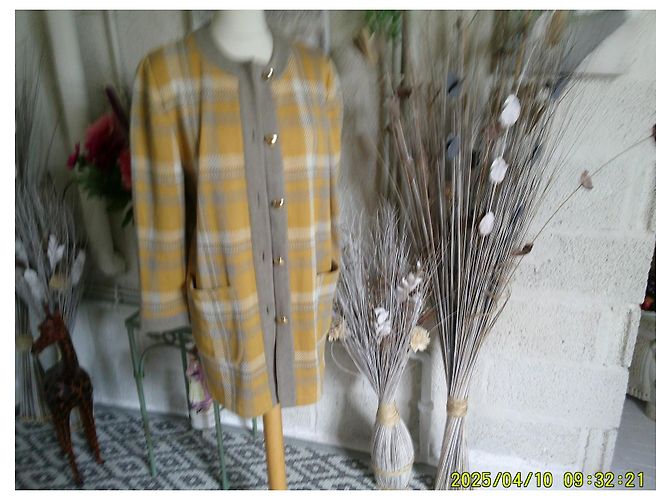 Autre Marque Devernois gelb-grau karierte Strickjacke aus Wolle Beige - Ansicht 2