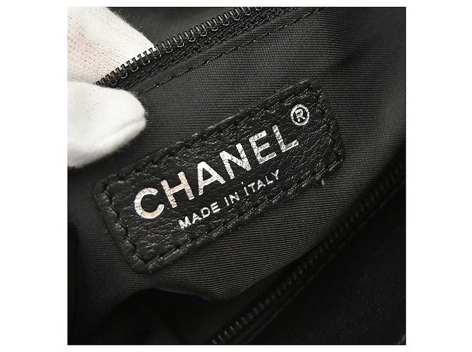 Bolsa Chanel Biarritz Tote em lona revestida acolchoada Small Preto - vista 4