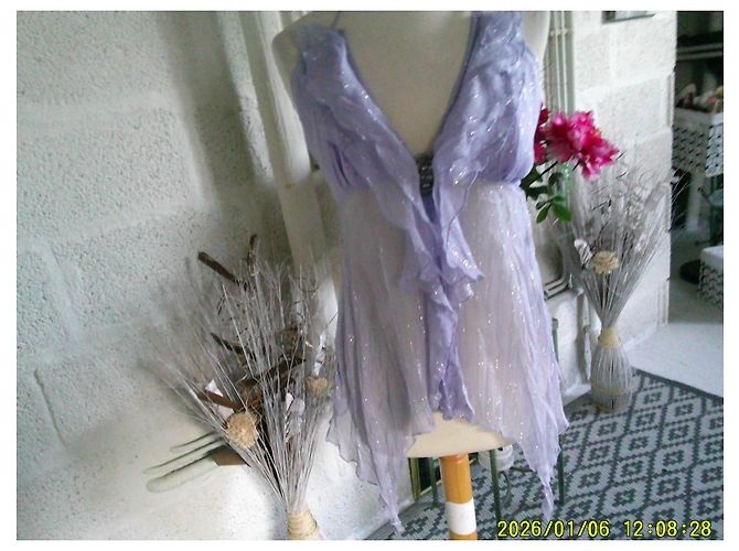 inconnue Lavendelfarbenes Seidenkleid mit Rüschen - Ansicht 4