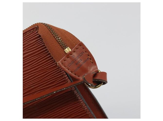 Louis Vuitton Pochette Accessoires Epi Medium Marrone - vista 6