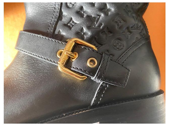 Botas Louis Vuitton de cuero negro - vista 12