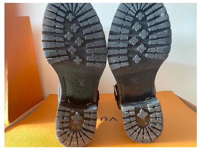 Botas Louis Vuitton de cuero negro - vista 14