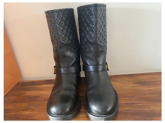 Botas Louis Vuitton de cuero negro - vista 7