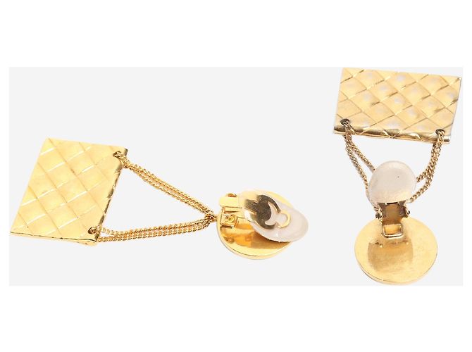 Chanel Orecchini a clip motivo borsa 2.55 Iconic CC in oro - vista 2