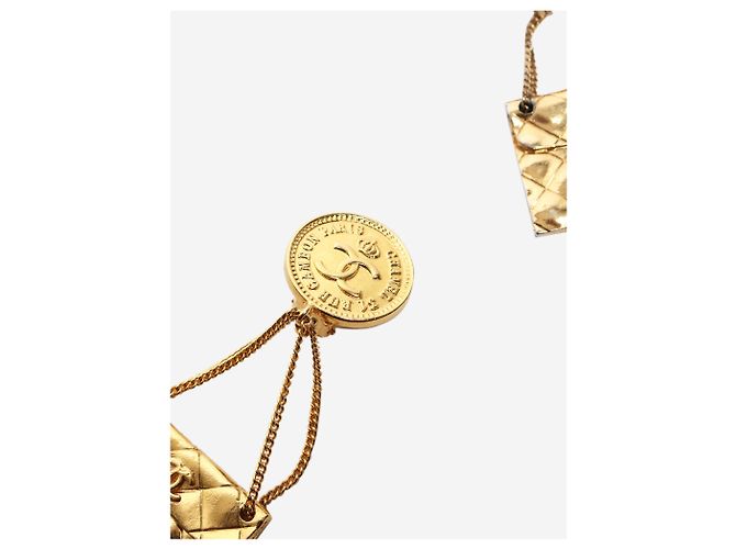Chanel Orecchini a clip motivo borsa 2.55 Iconic CC in oro - vista 3