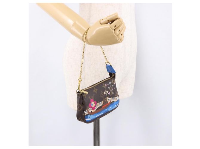 LOUIS VUITTON Vivienne Mini Pochette Accessoires Pouch M68489 - vista 21