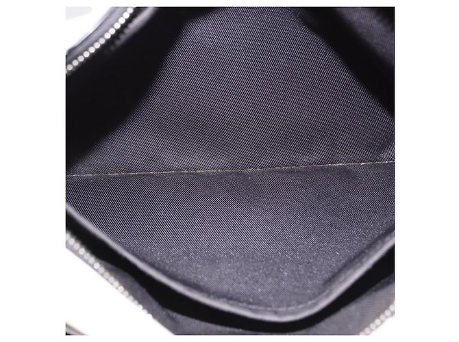 LOUIS VUITTON Tiger Lama Monogram Alpha Messenger Bag White M31069 - vista 24