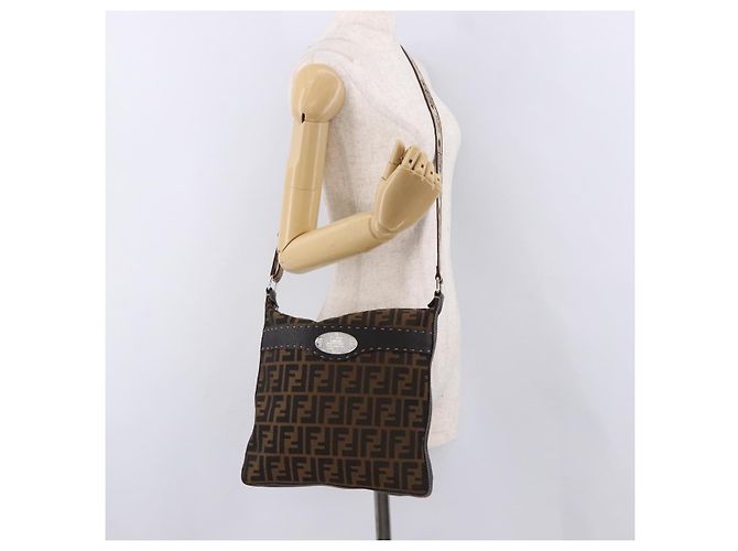 FENDI Zucca Canvas Celesia Shoulder Bag Brown Silver 8BT109 - vista 24