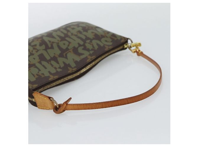 LOUIS VUITTON Monogram Graffiti Pochette Accessoires Khaki M92191 - vista 7