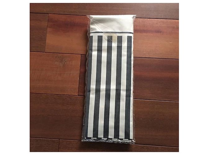 Lot de 2 Taies d'oreiller carrées Cacharel Grises et Blanches - vue 7