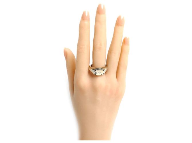 Louis Vuitton LV Tailor Band Ring - view 7