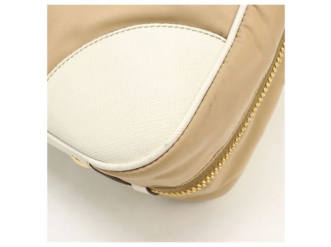 Borsa a mano Prada 2WAY in Re-Nylon Beige - vista 4
