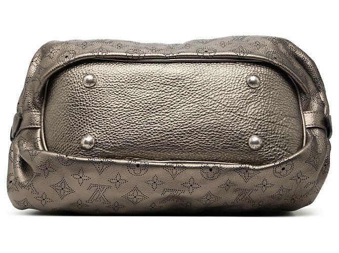 Louis Vuitton Silver Monogram Mahina XS Argento - vista 3