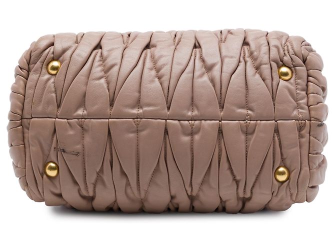 Borsa Satchel Miu Miu in Nappa Matelassé marrone Carne - vista 3