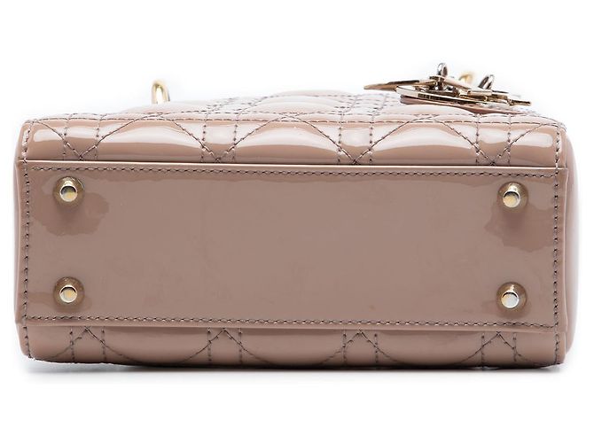 Dior Mini Lady Dior in pelle vernice Cannage marrone Carne - vista 3