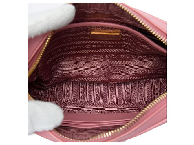Prada Mini Borsa Camera Lux in Saffiano Rosa - vista 4