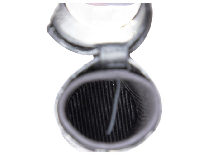 Estojo de Batom Chanel Black CC Quilted Patent Preto - vista 4