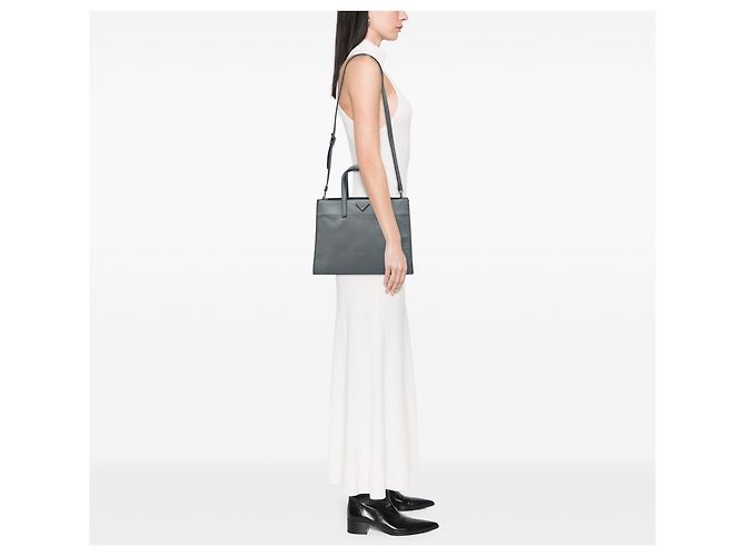Prada Borsa Tote Triple Pocket in pelle Saffiano Soft Grigio Marrone - vista 6