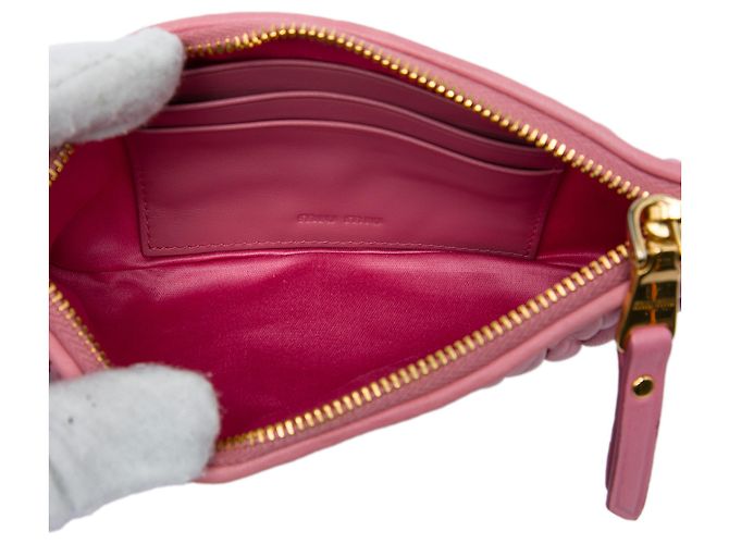 Clutch Miu Miu in nappa matelassé rosa - vista 4
