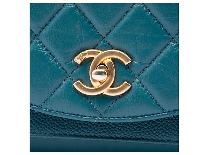 Chanel Blue Small Quilted Calfskin and Caviar Chain Handle Flap - vista 5