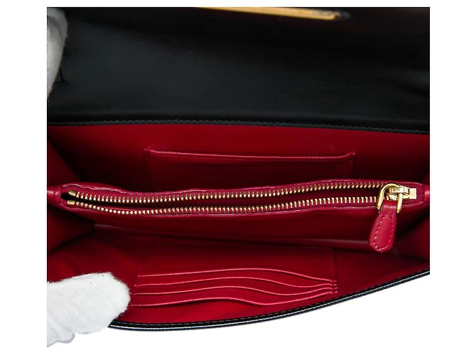 Clutch Prada Black Saffiano Vernice con chiusura a scatto e catena Nero - vista 4