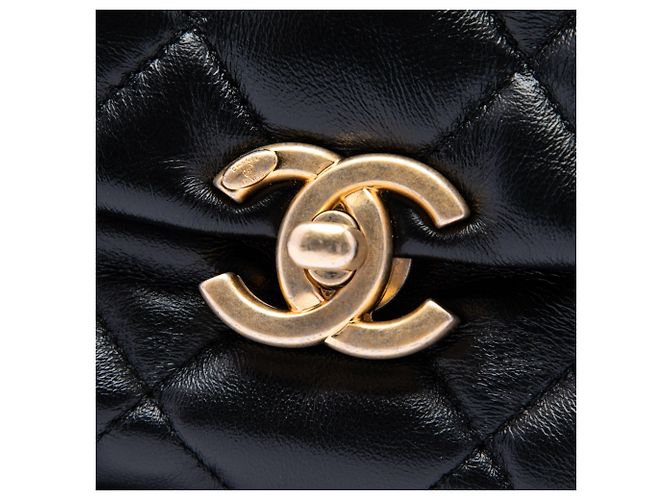 Chanel Black Small Quilted Lambskin Lacquered Chain Flap Nero - vista 5