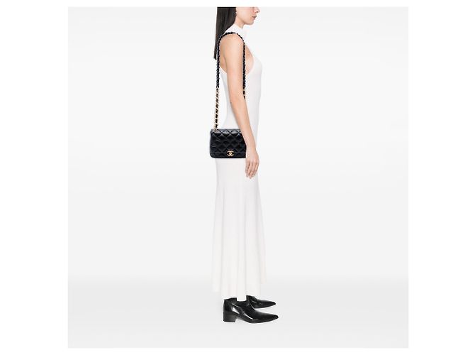 Chanel Black Small Quilted Lambskin Lacquered Chain Flap Nero - vista 6